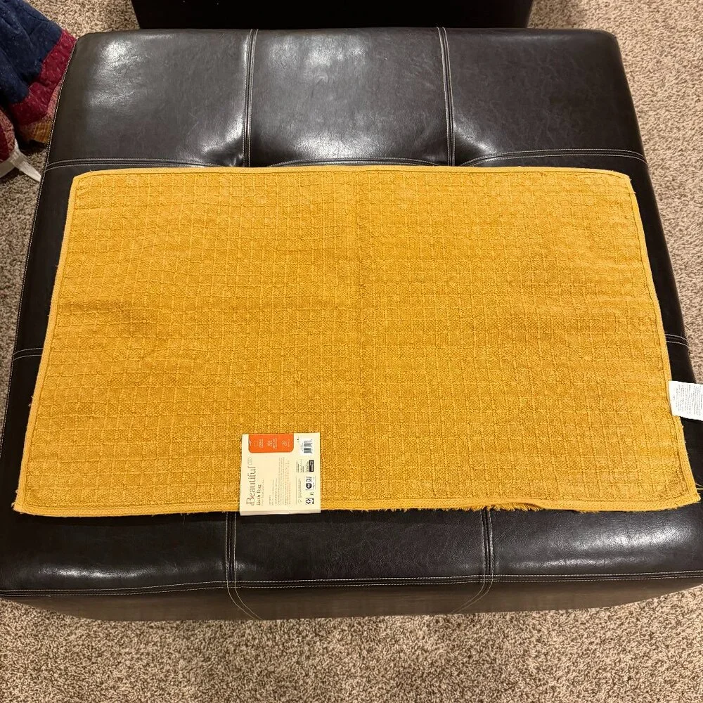 NEW Beautiful Home Cotton Bath Rug by Drew Barrymore 20x34